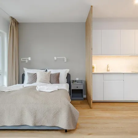 דירה Very Berry - Naramowicka 106a - Z Garazem I Balkonem- Self Check In 24h *