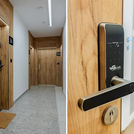 Very Berry - Naramowicka 106a - Z Garazem I Balkonem- Self Check In 24h דירה