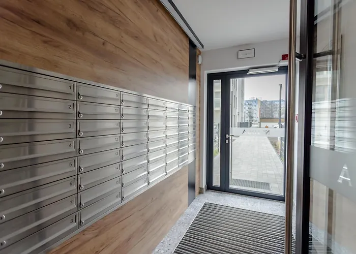 Very Berry - Naramowicka 106a - Z Garazem I Balkonem- Self Check In 24h * ポズナン