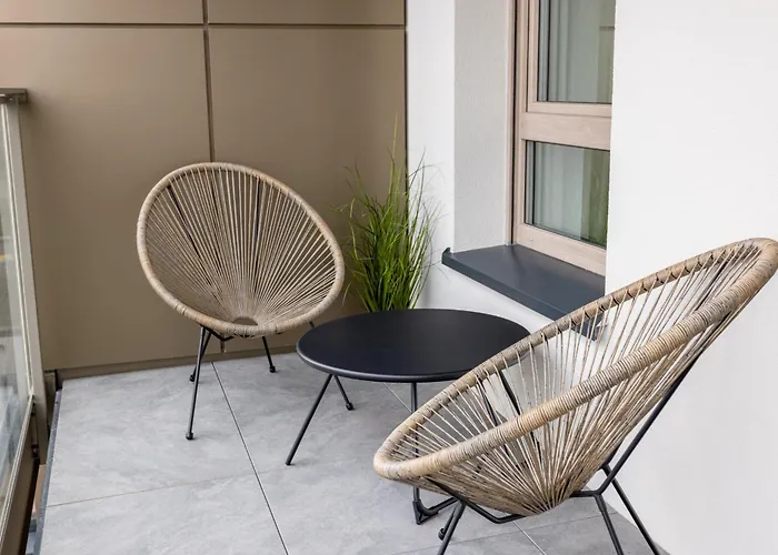 Very Berry - Naramowicka 106a - Z Garazem I Balkonem- Self Check In 24h ポズナン