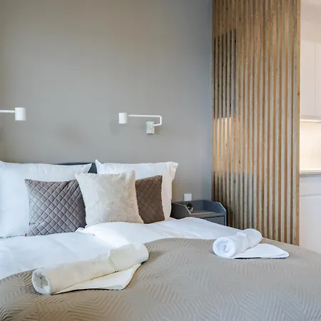 Apartment Very Berry - Naramowicka 106a - Z Garazem I Balkonem- Self Check In 24h