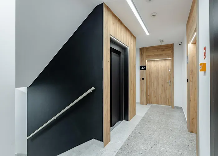 Very Berry - Naramowicka 106a - Z Garazem I Balkonem- Self Check In 24h